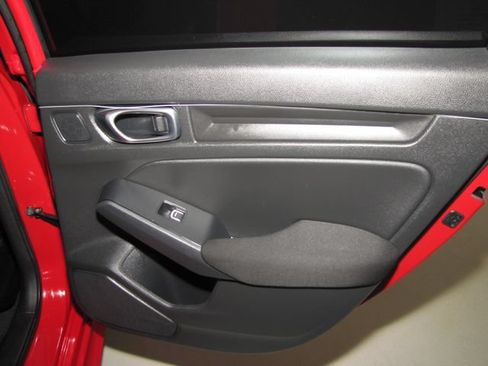 Certified 2025 Honda Civic Sport image 18