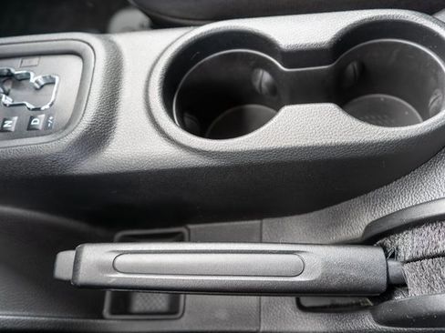 Used 2017 Jeep Wrangler Unlimited Rubicon w/ Connectivity Group image 31