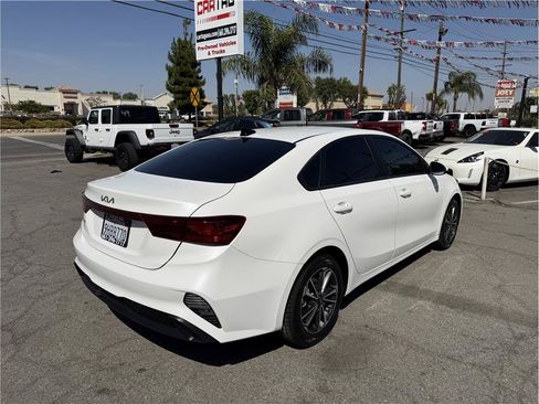 Used 2023 Kia Forte LXS FWD image 3