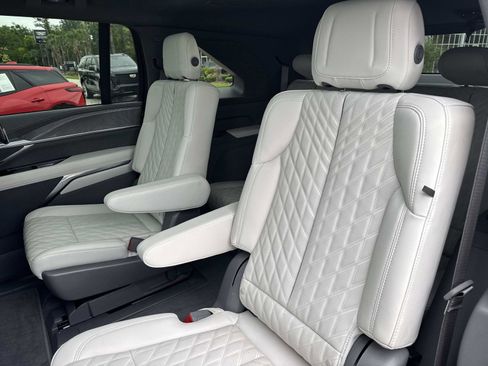 Certified 2025 Cadillac Escalade IQ Luxury 1 w/ Smart Trailering package AWD/4WD image 14