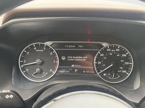 Used 2023 Nissan Rogue SV AWD/4WD image 11