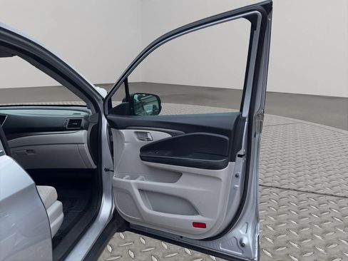 Used 2021 Honda Pilot EX image 26