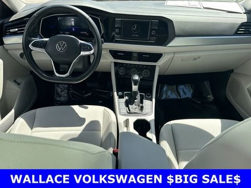 Certified 2023 Volkswagen Jetta SE w/ Panoramic Sunroof Package image 14
