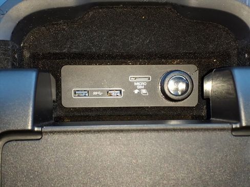 Used 2020 Land Rover Range Rover Sport SE AWD/4WD image 15