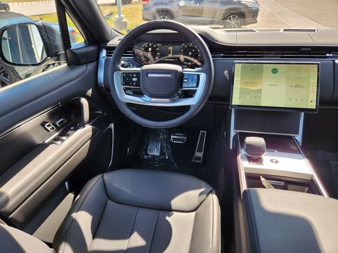 New 2026 Land Rover Range Rover Long Wheelbase SE AWD/4WD image 13