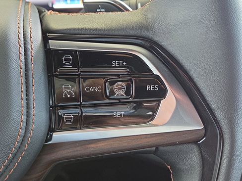 New 2025 Jeep Grand Cherokee Summit w/ Adv Protech Group IV image 28