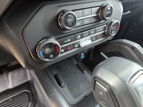 Certified 2025 Ford Bronco Badlands image 12