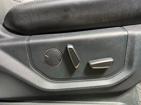 Used 2018 Ford F150 Raptor w/ Equipment Group 802A Luxury image 47