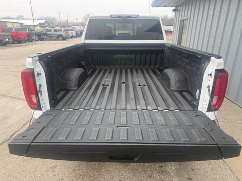 Used 2020 GMC Sierra 2500 AT4 w/ AT4 Premium Package image 9
