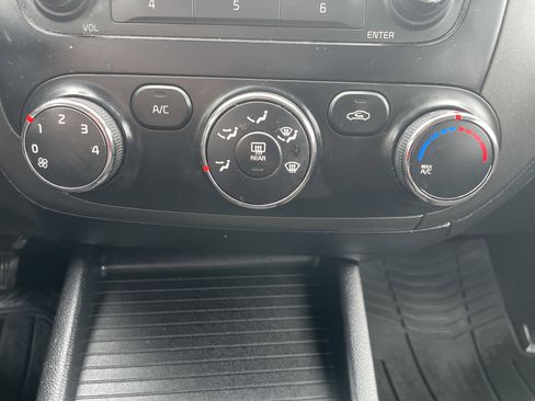 Used 2014 Kia Forte LX FWD image 29