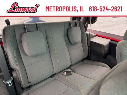 Used 2025 Jeep Wrangler Sport AWD/4WD image 9