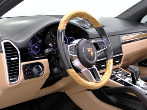 Used 2019 Porsche Cayenne image 31