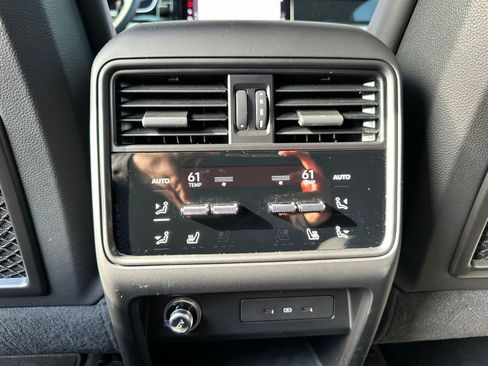 Used 2025 Porsche Cayenne S image 38