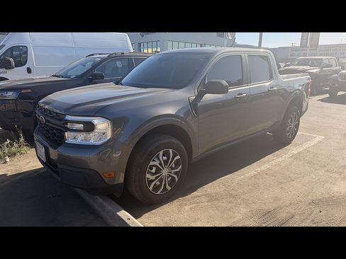 Used 2023 Ford Maverick XL FWD image 2