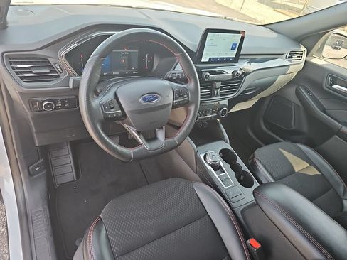 Used 2025 Ford Escape ST-Line Select AWD/4WD image 16