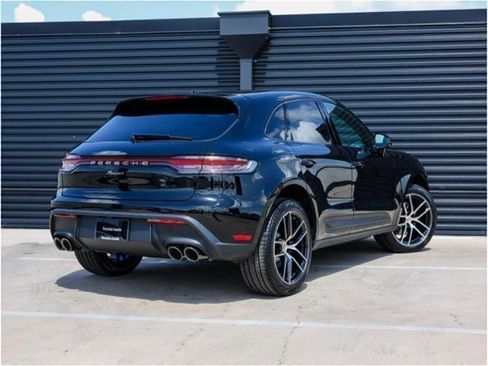 Certified 2025 Porsche Macan AWD/4WD image 7