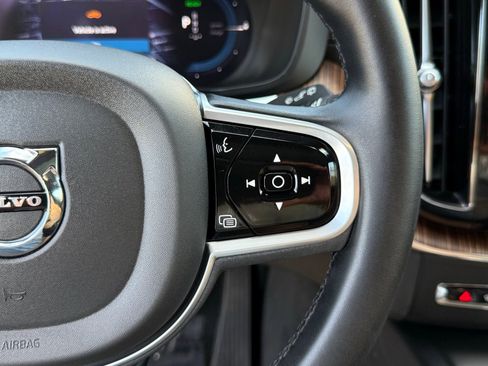 Used 2023 Volvo XC60 T8 Ultimate image 25