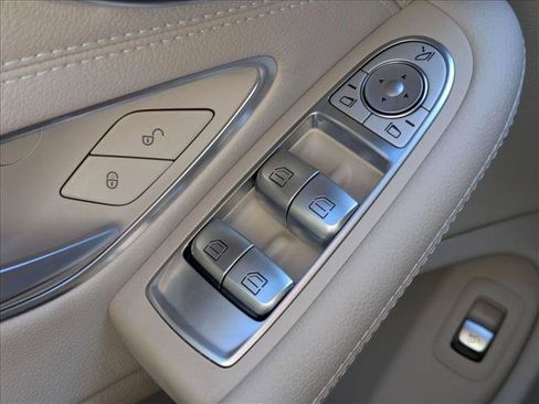 Used 2023 Mercedes-Benz C 300 Cabriolet image 10