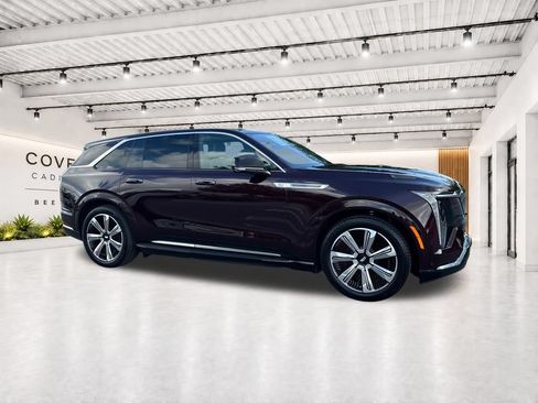 Certified 2025 Cadillac Escalade IQ Luxury 2 w/ LPO, Premium Carpet Package AWD/4WD image 16