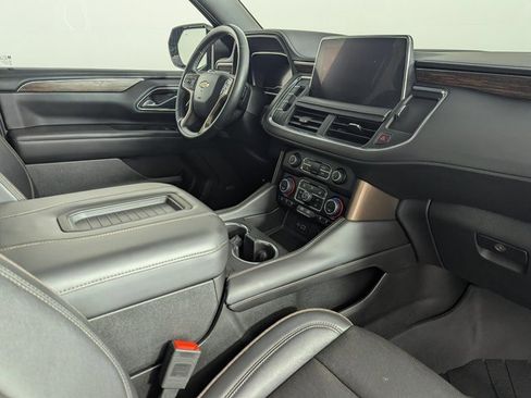 Used 2023 Chevrolet Suburban High Country image 30