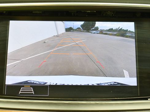 Used 2021 Buick Enclave Essence FWD image 7