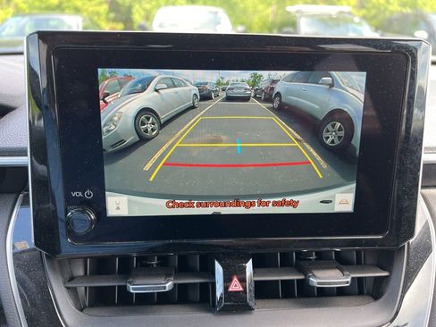 Used 2024 Toyota Corolla Cross XLE w/ Convenience Package AWD/4WD image 9