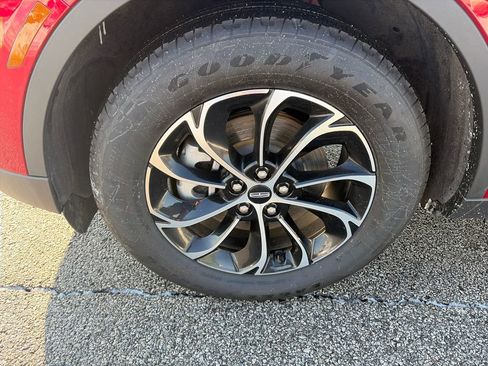 Used 2025 Lincoln Nautilus Premier w/ Equipment Group 102A image 10