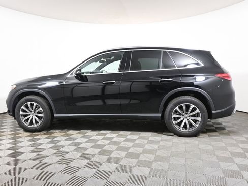 Used 2026 Mercedes-Benz GLC 300 4MATIC image 2