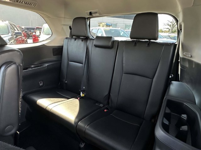 Used 2025 Toyota Grand Highlander FWD image 20