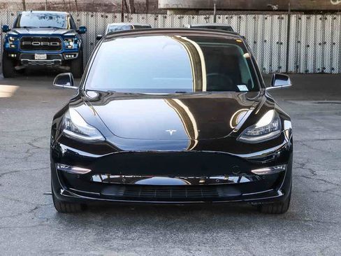 Used 2018 Tesla Model 3 Long Range image 2