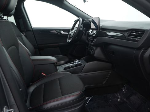 Used 2025 Ford Escape ST-Line image 14
