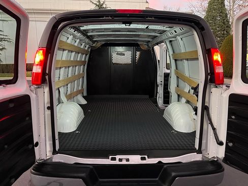 Used 2024 Chevrolet Express 2500 w/ Driver Convenience Package image 27