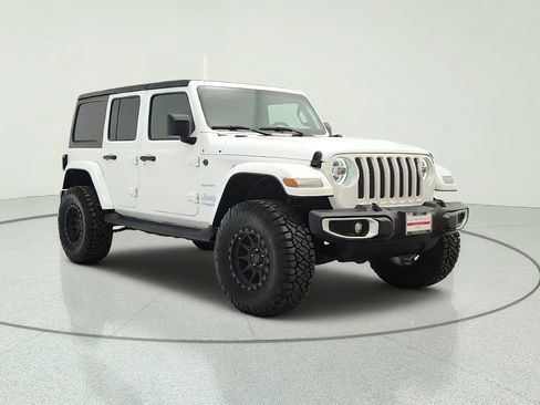 Used 2021 Jeep Wrangler Unlimited Sahara w/ Dual Top Group AWD/4WD image 3