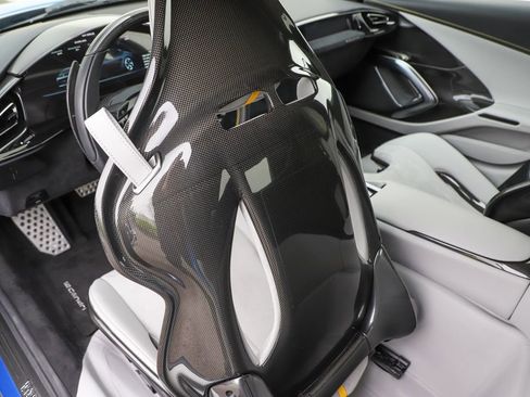 Certified 2025 Ferrari 12Cilindri RWD image 34
