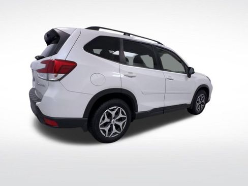 Used 2020 Subaru Forester Premium AWD/4WD image 8