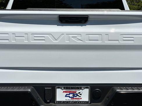 Used 2025 Chevrolet Silverado 1500 ZR2 w/ Technology Package image 52