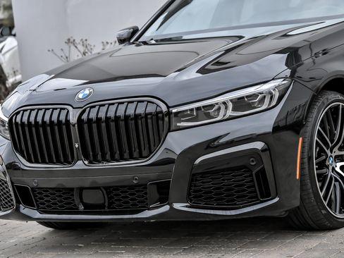 Used 2022 BMW 750i xDrive w/ Executive Package AWD/4WD image 5