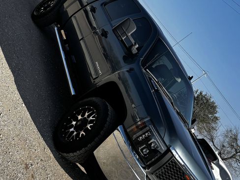 Used 2012 Chevrolet Silverado 2500 LT w/ Convenience Package AWD/4WD image 2