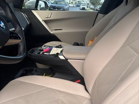 Used 2024 BMW iX xDrive50 AWD/4WD image 3