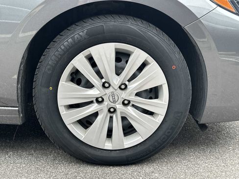 Used 2024 Nissan Sentra S image 7