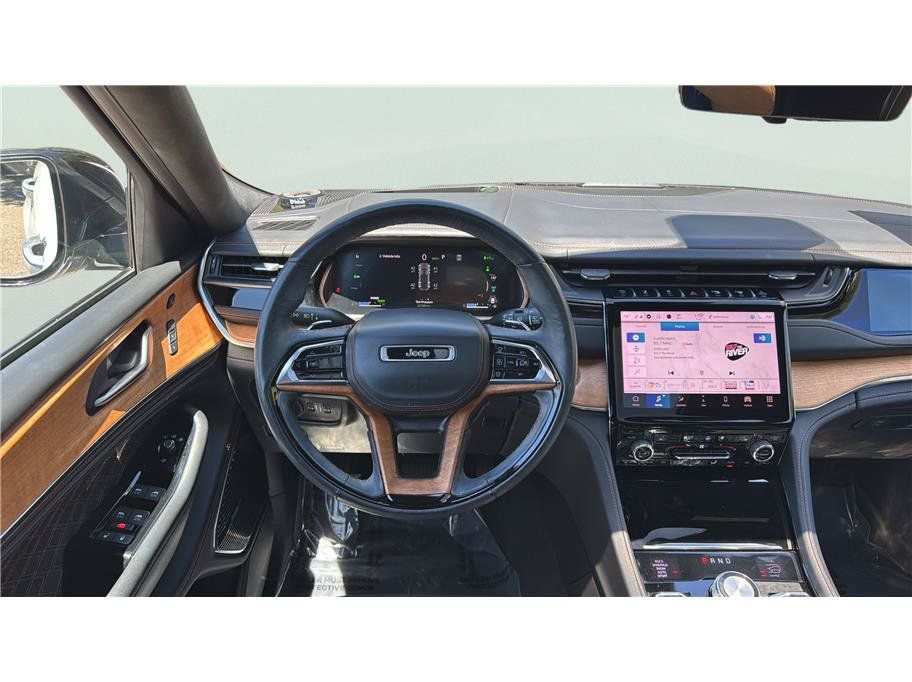 Used 2022 Jeep Grand Cherokee Summit AWD/4WD image 22