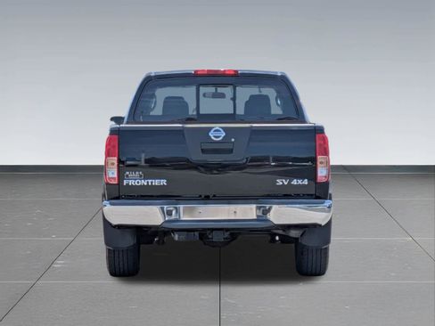 Used 2011 Nissan Frontier SV AWD/4WD image 4