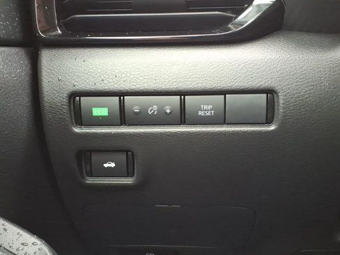 Used 2024 Nissan Sentra SV FWD image 25