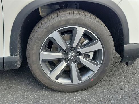 New 2025 Honda Pilot Touring image 5