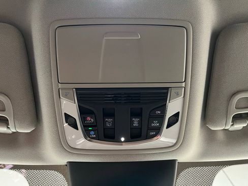 Certified 2024 Acura MDX SH-AWD w/ Technology Package image 9