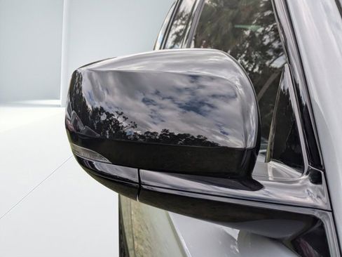 New 2025 Jeep Grand Cherokee Altitude image 10