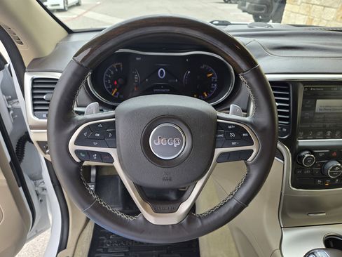 Used 2014 Jeep Grand Cherokee Overland image 12