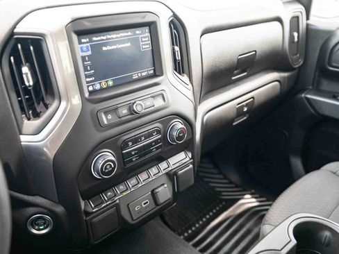 Used 2025 Chevrolet Silverado 1500 Custom w/ Turbomax Blackout Package RWD image 17