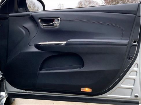 Used 2017 Toyota Avalon XLE image 19