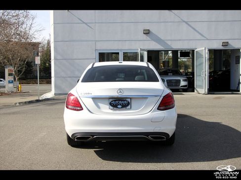 Used 2018 Mercedes-Benz C 350e Sedan w/ Premium Package image 7